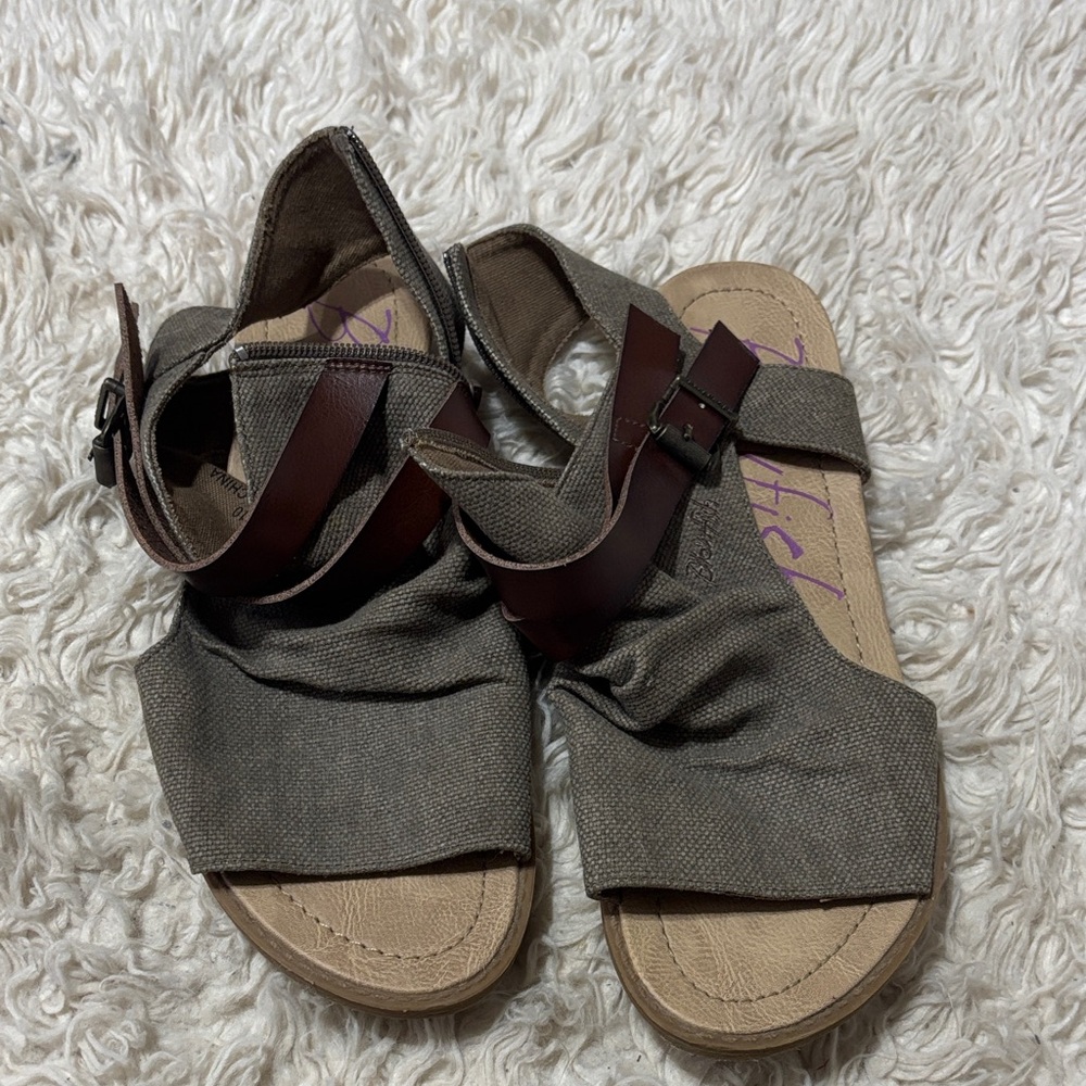 Elegant Brown Women's Sandals